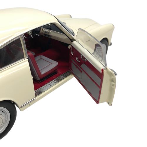 京商 (キョウショウ) 1/18 アルファロメオ ジュリエッタ スプリント ホワイト モデルカー