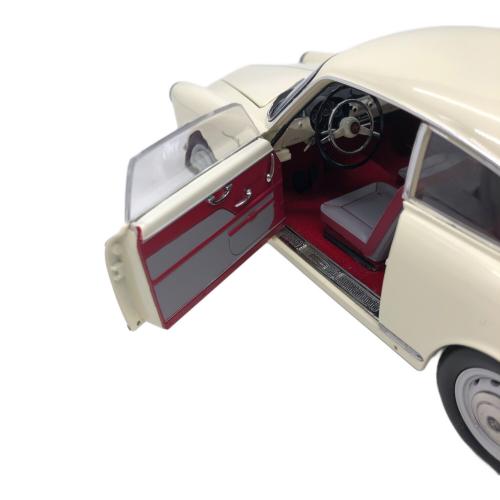京商 (キョウショウ) 1/18 アルファロメオ ジュリエッタ スプリント ホワイト モデルカー
