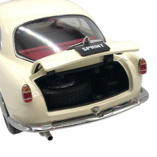 京商 (キョウショウ) 1/18 アルファロメオ ジュリエッタ スプリント ホワイト モデルカー