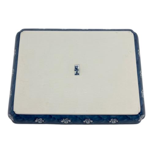 源右衛門窯 (ゲンエモンガマ) 角皿 約30×23cm 小染風梅紋