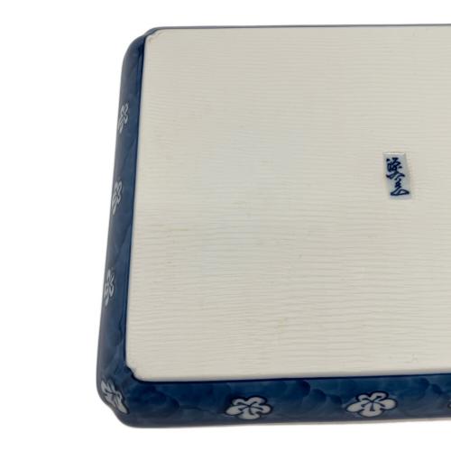 源右衛門窯 (ゲンエモンガマ) 角皿 約30×23cm 小染風梅紋
