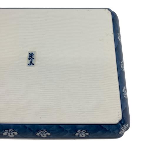 源右衛門窯 (ゲンエモンガマ) 角皿 約30×23cm 小染風梅紋