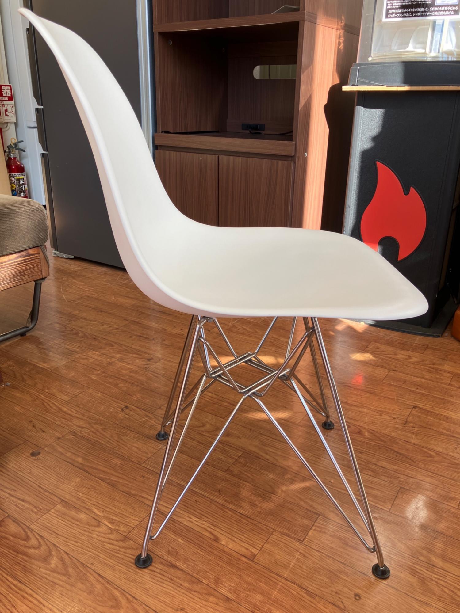 Herman Miller (ハーマンミラー) イームズサイドシェルチェア ホワイト