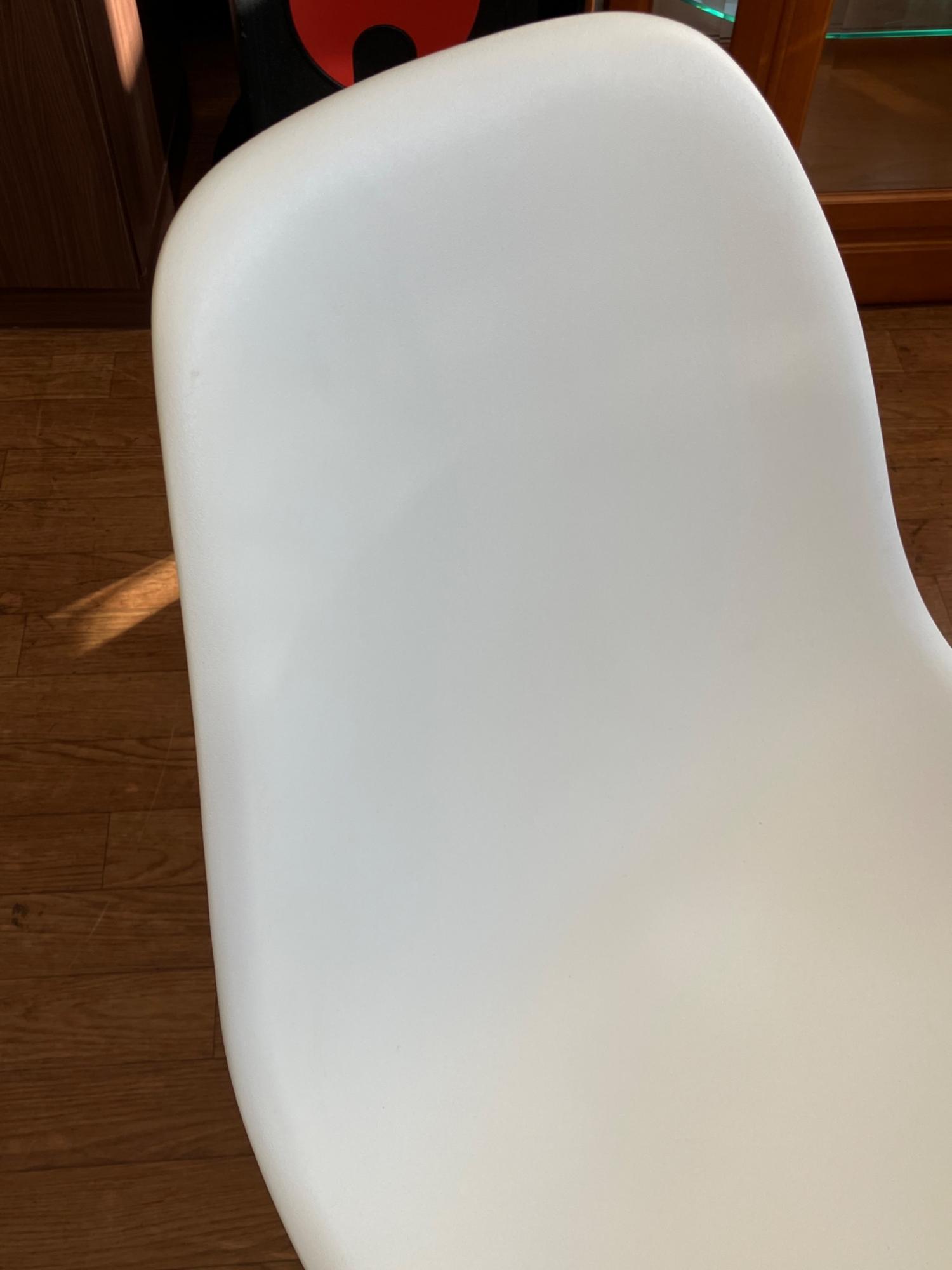 Herman Miller (ハーマンミラー) イームズサイドシェルチェア ホワイト