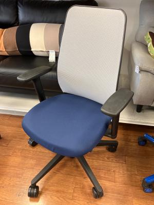 Steelcase (スチールケース) ハイバックオフィスチェア ネイビー×グレー