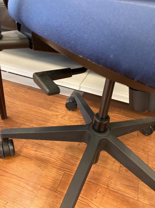 Steelcase (スチールケース) ハイバックオフィスチェア ネイビー×グレー