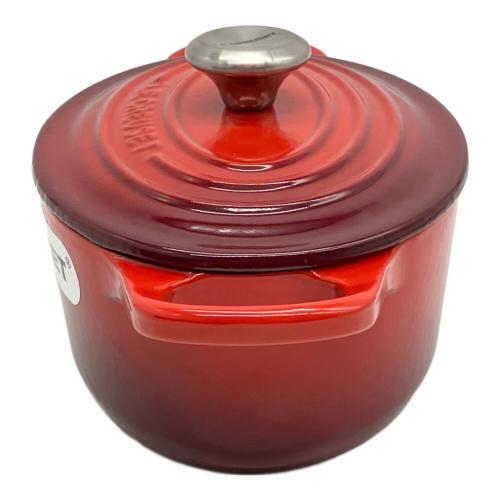 LE CREUSET (ルクルーゼ) 楕円両手鍋 17cm レッド シグニチャー・ココット・オーバル