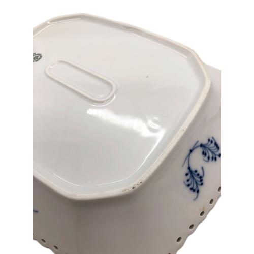 ROYAL COPENHAGEN (ロイヤル・コペンハーゲン) プレート 26 ブルーフルーテッド・プレイン