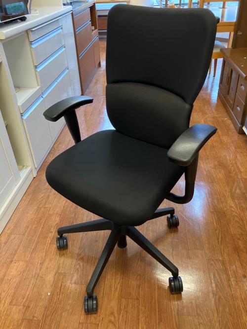 Steelcase (スチールケース) オフィスチェア ブラック Let’s B(レッツビー)シリーズ