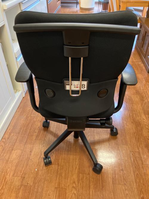 Steelcase (スチールケース) オフィスチェア ブラック Let’s B(レッツビー)シリーズ