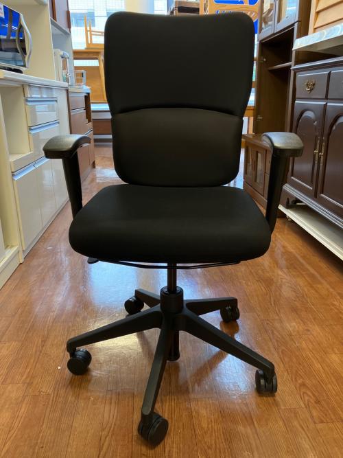 Steelcase (スチールケース) オフィスチェア ブラック Let’s B(レッツビー)シリーズ