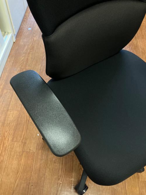 Steelcase (スチールケース) オフィスチェア ブラック Let’s B(レッツビー)シリーズ