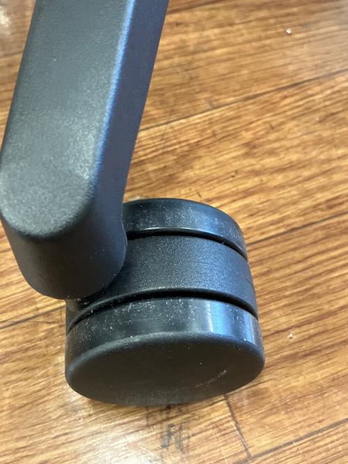 Steelcase (スチールケース) オフィスチェア ブラック Let’s B(レッツビー)シリーズ