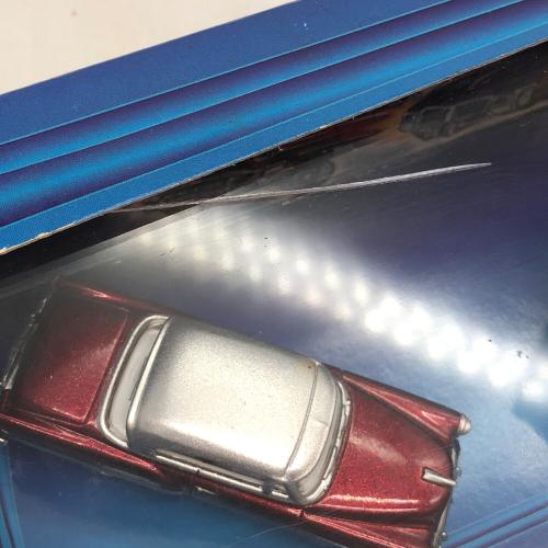 HOT WHEELS (ホットウィールズ) LOWRIDER MAGAZINE ミニカー 箱ヒビ