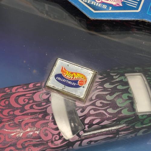 HOT WHEELS (ホットウィールズ) LOWRIDER MAGAZINE ミニカー 箱ヒビ