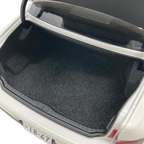 AUTOart (オートアート) 1/18 toyata Century モデルカー