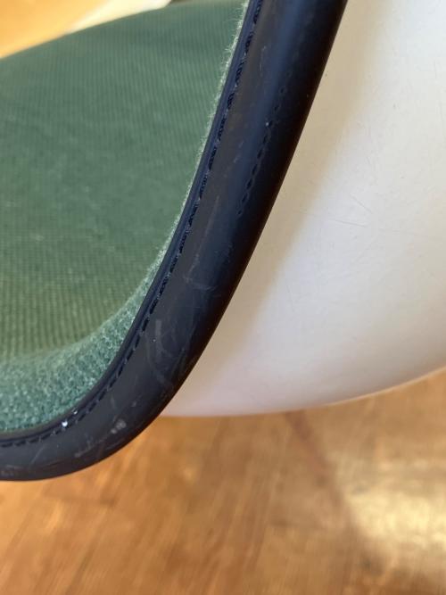 Herman Miller (ハーマンミラー) チェア スクールベースサイドシェルチェア  ブラック×ナチュラル グリーン×ホワイト