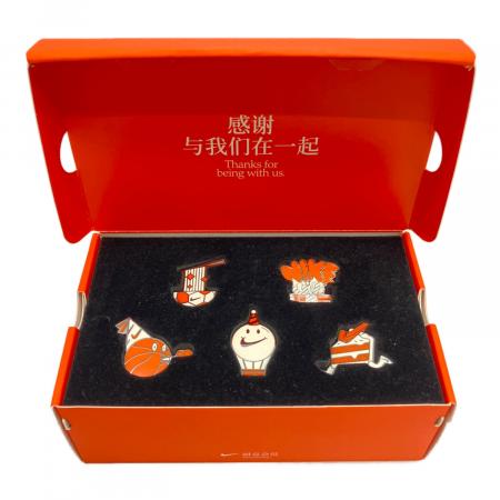 NIKE (ナイキ) ピンバッジ /香港NIKE 誕生日ピンバッジ 5点セット