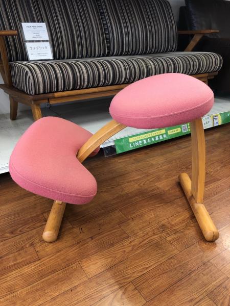 バランスチェア バランスイージー ピンク 桜 中古美品 balans EASY (バランスイージー) バランスチェアー ナチュラル×ピンク