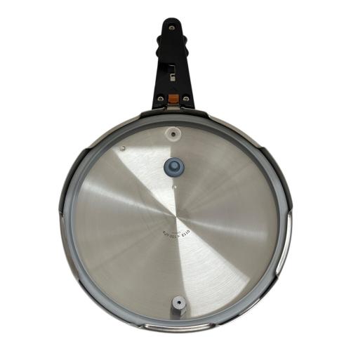 WMF (ヴェーエムエフ) 圧力鍋 4.5L PSCマーク(圧力鍋)有 PERFECTS