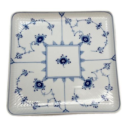 ROYAL COPENHAGEN (ロイヤル・コペンハーゲン) スクエアプレート ブルーフルーテッド・メガ