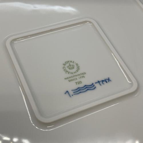 ROYAL COPENHAGEN (ロイヤル・コペンハーゲン) スクエアプレート ブルーフルーテッド・メガ