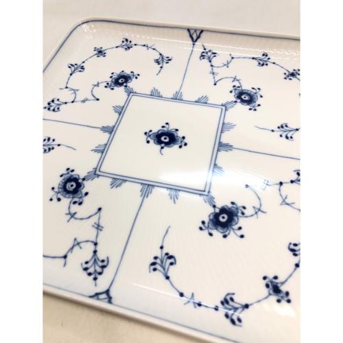 ROYAL COPENHAGEN (ロイヤル・コペンハーゲン) スクエアプレート ブルーフルーテッド・メガ