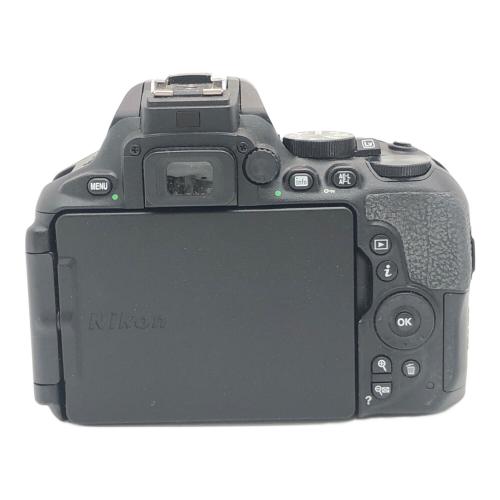 Nikon (ニコン) デジタル一眼レフカメラ D5600