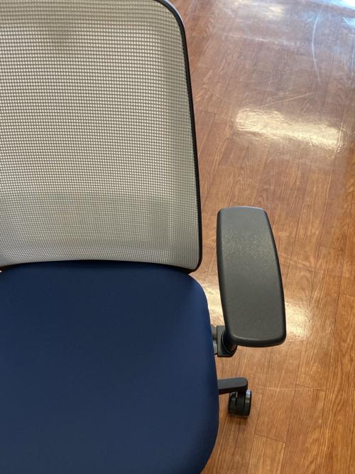 Steelcase (スチールケース) ワークチェアー ブルー×グレー×ブラック