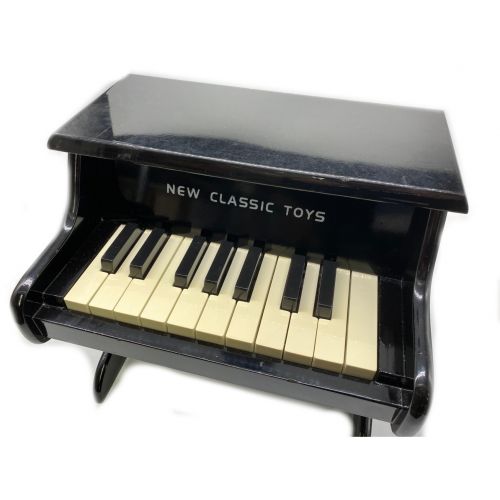 new classic toys piano