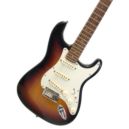 FENDER (フェンダー) エレキギター ケースアーム欠品 American deluxe Stratocaster 動作確認済み