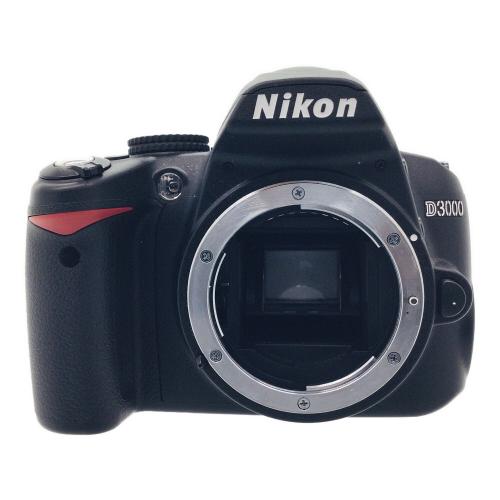 Nikon (ニコン) デジタル一眼レフカメラ D3000 ＜セットレンズ＞・AF-S DX NIKKOR 18-55mm F3.5-5.6G VR（35mm判換算で27-82.5mm）