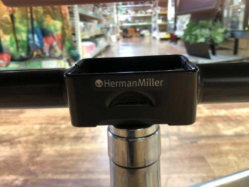 Herman Miller (ハーマンミラー) イームズアルミナムチェア ブラック