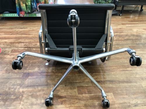 Herman Miller (ハーマンミラー) イームズアルミナムチェア ブラック