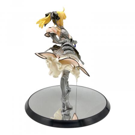 Gift (ギフト) フィギュア Fate/unlimited codes セイバー・リリィ 1/8