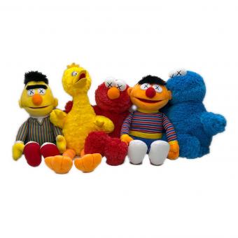 KAWS (カウズ) トイコンプリートセット セサミストリート