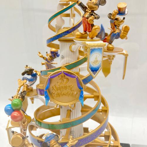 セレブレーションタワーフィギュア ディズニーグッズ