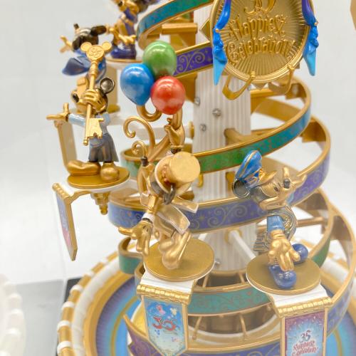 セレブレーションタワーフィギュア ディズニーグッズ