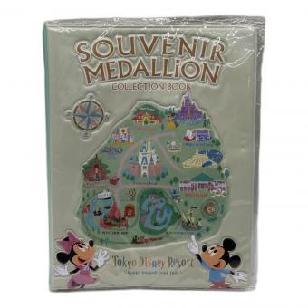 Disney RESORT (ディズニーリゾート) スーベニアメダル・コレクションブック ディズニーグッズ