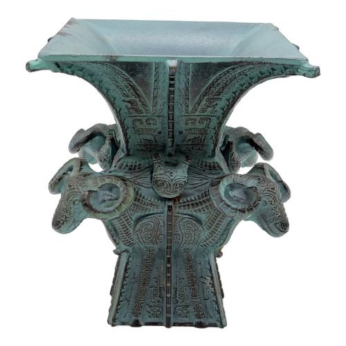 鋳物 四方尊羊紋