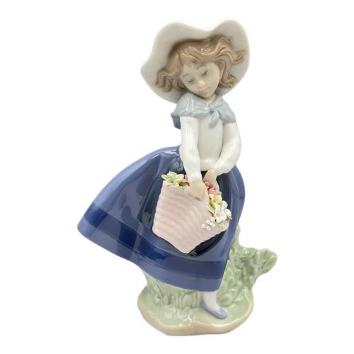LLADRO (リヤドロ) フィギュリン きれいな花ばかり