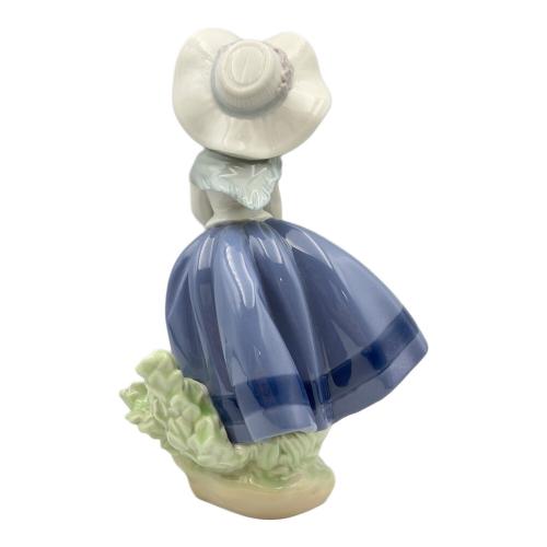 LLADRO (リヤドロ) フィギュリン きれいな花ばかり