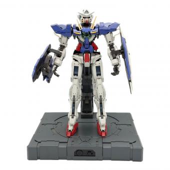 BANDAI (バンダイ) ガンダムエクシア LEDユニット搭載モデル ガンプラ 左腕パーツ緩み有 PG