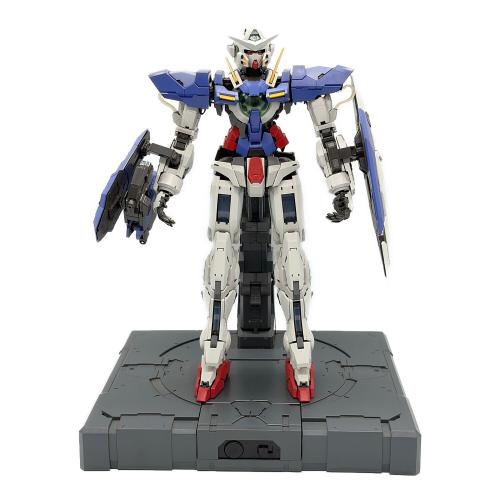 BANDAI (バンダイ) ガンダムエクシア LEDユニット搭載モデル ガンプラ 左腕パーツ緩み有 PG