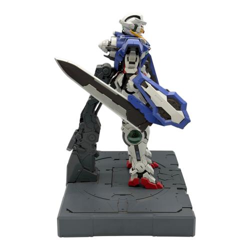 BANDAI (バンダイ) ガンダムエクシア LEDユニット搭載モデル ガンプラ 左腕パーツ緩み有 PG