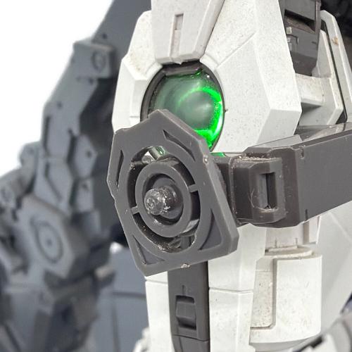 BANDAI (バンダイ) ガンダムエクシア LEDユニット搭載モデル ガンプラ 左腕パーツ緩み有 PG