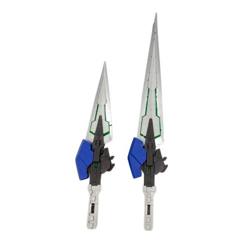 BANDAI (バンダイ) ガンダムエクシア LEDユニット搭載モデル ガンプラ 左腕パーツ緩み有 PG
