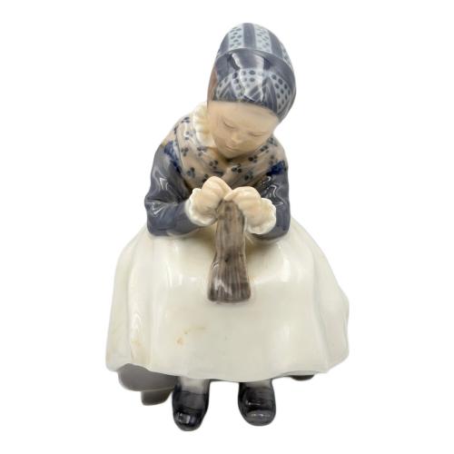 ROYAL COPENHAGEN (ロイヤル・コペンハーゲン) 置物 アマー島の少女