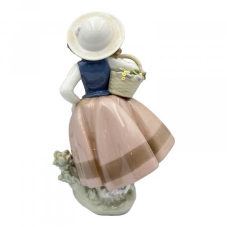 LLADRO (リヤドロ) 置物 甘い花の香り｜トレファクONLINE