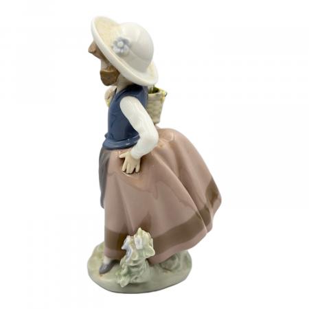 LLADRO (リヤドロ) 置物 甘い花の香り｜トレファクONLINE